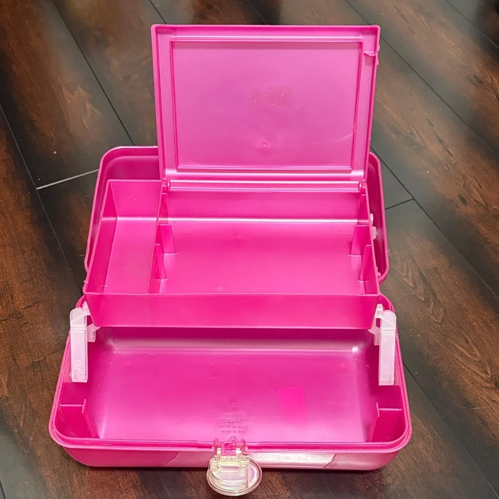 Caboodles Bright Pink Cosmetic Case with Multicolored Polka Snap